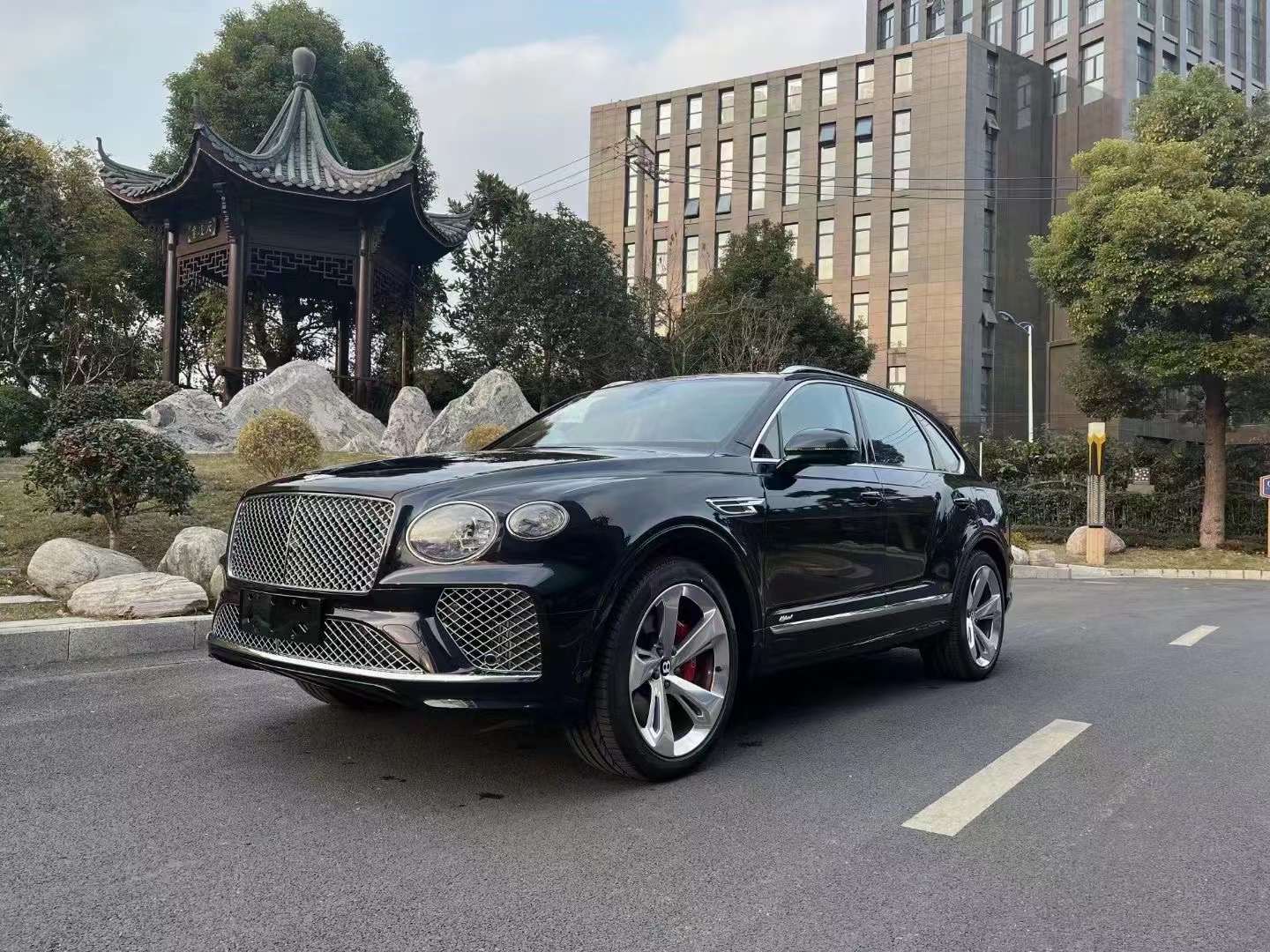 葉隆現車丨添越V6深寶石藍棕 4座現車限時特價